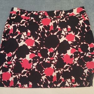 Women's Black & Red Floral Pencil Skort